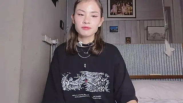 Snapshot of alicekiit chatting on April 2026 05:43:01 PM alicekiit online show from April 2026 05:43:01 PM