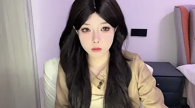 Snapshot of Q-ing chatting on March 2025 11:21:01 AM Q-ing online show from March 2025 11:21:01 AM