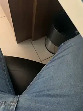 Snapshot of smithrosinha chatting on February 2025 07:31:02 PM smithrosinha online show from February 2025 07:31:02 PM