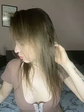 Snapshot of EdnaBradley chatting on October 2025 02:51:01 PM EdnaBradley online show from October 2025 02:51:01 PM