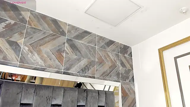 TaniaSmith1 online show from November 2025 11:15:01 PM