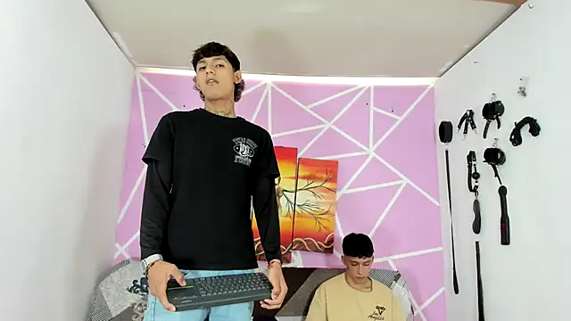 Snapshot of Fresahot2005 chatting on January 2025 07:13:02 PM Fresahot2005 online show from January 2025 07:13:02 PM