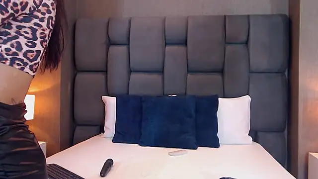 SophieWolkman online show from February 2025 07:37:02 PM