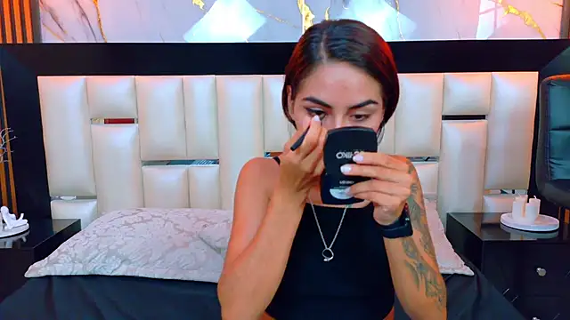 NicoleEsposito online show from October 2025 01:39:02 AM