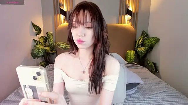 Snapshot of NikkiMiltons chatting on November 2025 03:27:01 PM NikkiMiltons online show from November 2025 03:27:01 PM