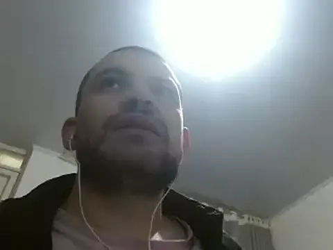 Snapshot of camiloking1720 chatting on January 2025 07:10:02 PM camiloking1720 online show from January 2025 07:10:02 PM