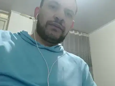 Snapshot of camiloking1720 chatting on January 2025 07:03:01 PM camiloking1720 online show from January 2025 07:03:01 PM