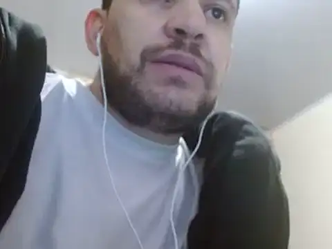 Snapshot of camiloking1720 chatting on January 2025 01:05:02 AM camiloking1720 online show from January 2025 01:05:02 AM