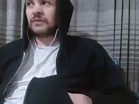 Snapshot of camiloking1720 chatting on January 2025 05:36:02 AM camiloking1720 online show from January 2025 05:36:02 AM