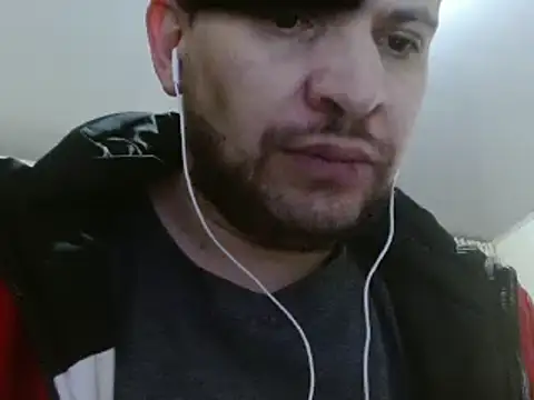 Snapshot of camiloking1720 chatting on January 2025 01:18:02 AM camiloking1720 online show from January 2025 01:18:02 AM