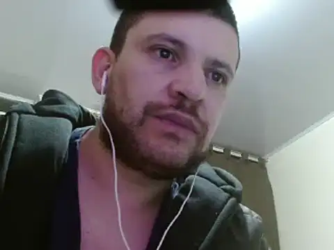 Snapshot of camiloking1720 chatting on February 2025 06:04:01 AM camiloking1720 online show from February 2025 06:04:01 AM