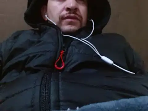 Snapshot of camiloking1720 chatting on February 2025 07:07:02 AM camiloking1720 online show from February 2025 07:07:02 AM