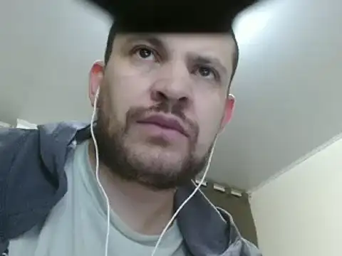 Snapshot of camiloking1720 chatting on February 2025 08:29:01 AM camiloking1720 online show from February 2025 08:29:01 AM