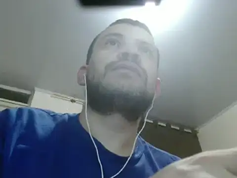 Snapshot of camiloking1720 chatting on February 2025 01:04:01 AM camiloking1720 online show from February 2025 01:04:01 AM