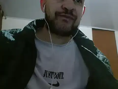 Snapshot of camiloking1720 chatting on February 2025 05:51:01 AM camiloking1720 online show from February 2025 05:51:01 AM