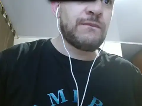 Snapshot of camiloking1720 chatting on February 2025 06:32:02 PM camiloking1720 online show from February 2025 06:32:02 PM