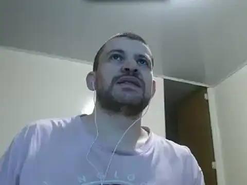 Snapshot of camiloking1720 chatting on February 2025 04:30:02 PM camiloking1720 online show from February 2025 04:30:02 PM