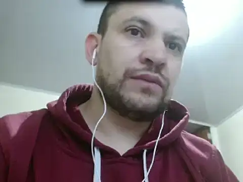 Snapshot of camiloking1720 chatting on February 2025 10:15:02 AM camiloking1720 online show from February 2025 10:15:02 AM