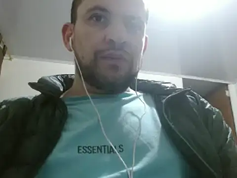 Snapshot of camiloking1720 chatting on February 2025 09:14:02 PM camiloking1720 online show from February 2025 09:14:02 PM