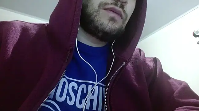 Snapshot of camiloking1720 chatting on March 2025 04:28:01 AM camiloking1720 online show from March 2025 04:28:01 AM