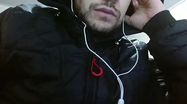 Snapshot of camiloking1720 chatting on March 2025 06:05:01 AM camiloking1720 online show from March 2025 06:05:01 AM