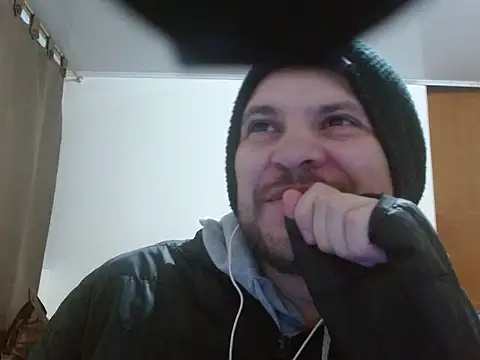 Snapshot of camiloking1720 chatting on November 2025 07:19:01 AM camiloking1720 online show from November 2025 07:19:01 AM