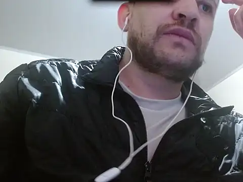 Snapshot of camiloking1720 chatting on November 2025 08:09:01 PM camiloking1720 online show from November 2025 08:09:01 PM