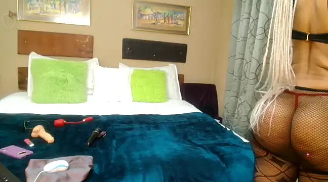 Snapshot of MidnightPassionxx chatting on January 2025 07:40:01 PM MidnightPassionxx online show from January 2025 07:40:01 PM