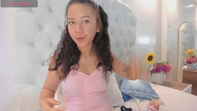 brithany rousee online show from November 2025 04:39:01 PM