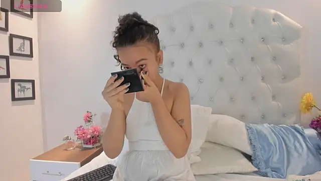 brithany rousee online show from November 2025 02:13:01 PM