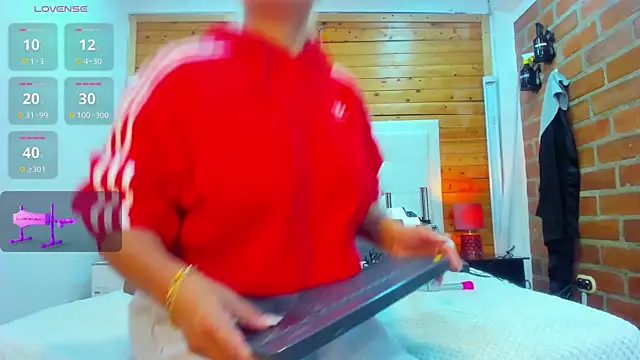 Snapshot of Dulcex69 chatting on October 2025 03:54:02 PM Dulcex69 online show from October 2025 03:54:02 PM