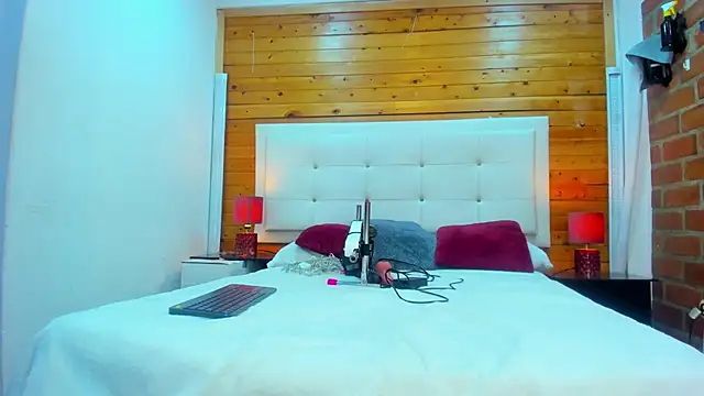 Snapshot of Dulcex69 chatting on November 2025 11:01:02 AM Dulcex69 online show from November 2025 11:01:02 AM