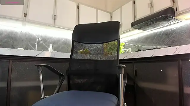 Snapshot of antony_bigdick_ chatting on November 2025 01:18:01 AM antony bigdick online show from November 2025 01:18:01 AM