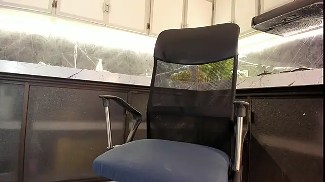 Snapshot of antony_bigdick_ chatting on December 2025 01:44:02 AM antony bigdick online show from December 2025 01:44:02 AM