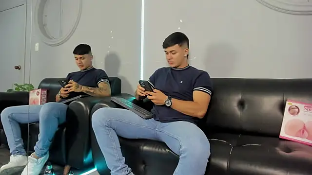 Cristopher strong online show from January 2025 11:53:01 AM