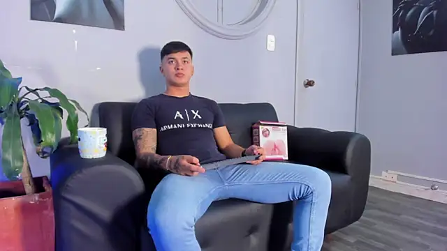 Cristopher strong online show from March 2025 01:08:02 PM