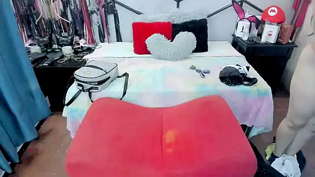 AlanaLuck online show from April 2026 06:36:02 PM