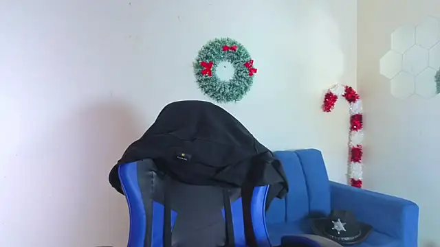 Demitryo online show from December 2025 04:28:02 AM