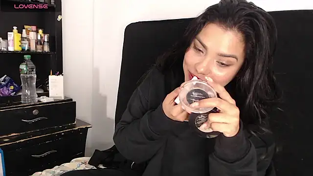 lolaa staars online show from January 2025 02:57:01 AM