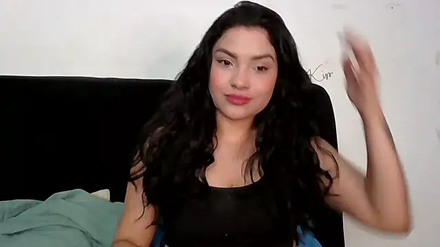 lolaa staars online show from October 2025 08:34:02 AM