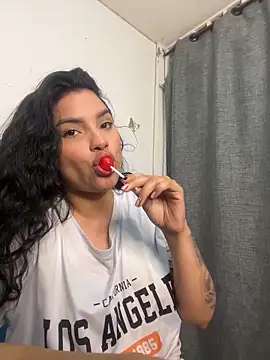 lolaa staars online show from October 2025 05:29:01 AM