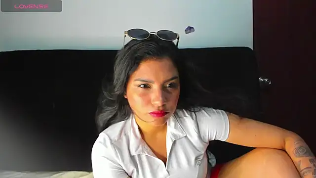 lolaa staars online show from May 2026 09:00:02 PM