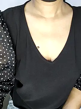 Ms Neera online show from February 2025 01:32:01 PM