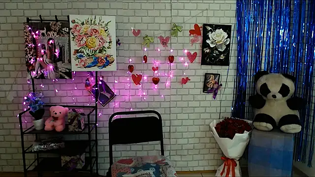 Darina M  online show from February 2025 12:00:02 PM