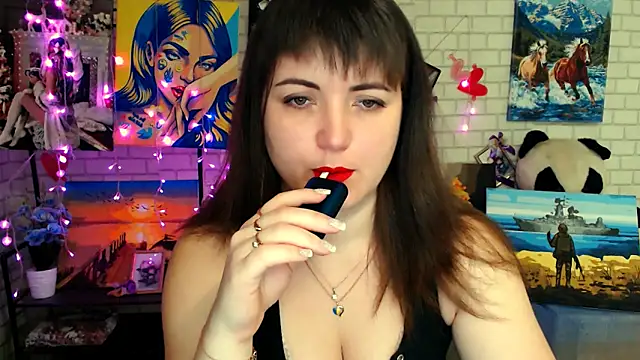 Snapshot of Darina_M_ chatting on February 2026 05:22:01 AM Darina M online show from February 2026 05:22:01 AM