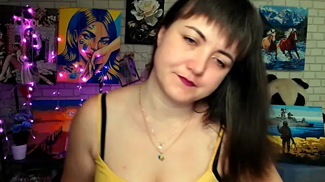 Snapshot of Darina_M_ chatting on February 2026 05:15:01 AM Darina M online show from February 2026 05:15:01 AM