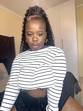 Snapshot of DarkBerry87 chatting on November 2025 04:02:02 AM DarkBerry87 online show from November 2025 04:02:02 AM