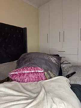 DarkBerry87 online show from March 2026 09:12:01 PM