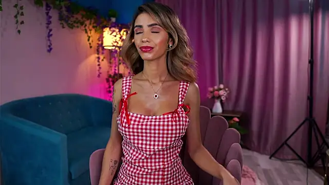 Snapshot of TheAyana chatting on September 2025 06:19:02 PM TheAyana online show from September 2025 06:19:02 PM