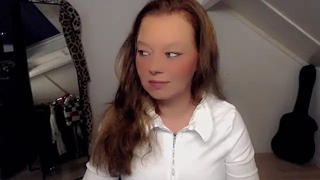 Snapshot of roxanna24 chatting on March 2026 10:02:02 PM roxanna24 online show from March 2026 10:02:02 PM